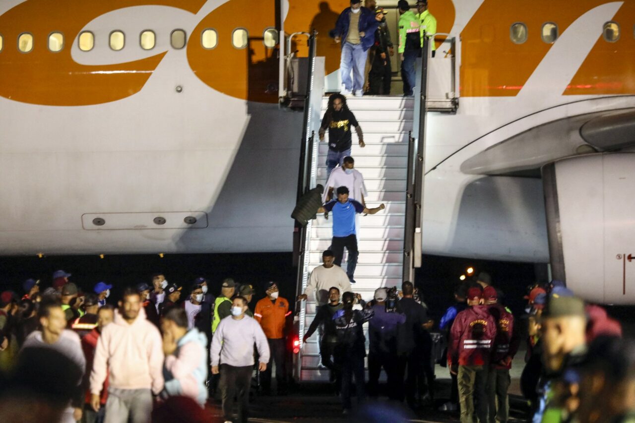 Judecător: Naziștii au fost tratați mai bine decât migranții din Venezuela deportați de Administrația Trump