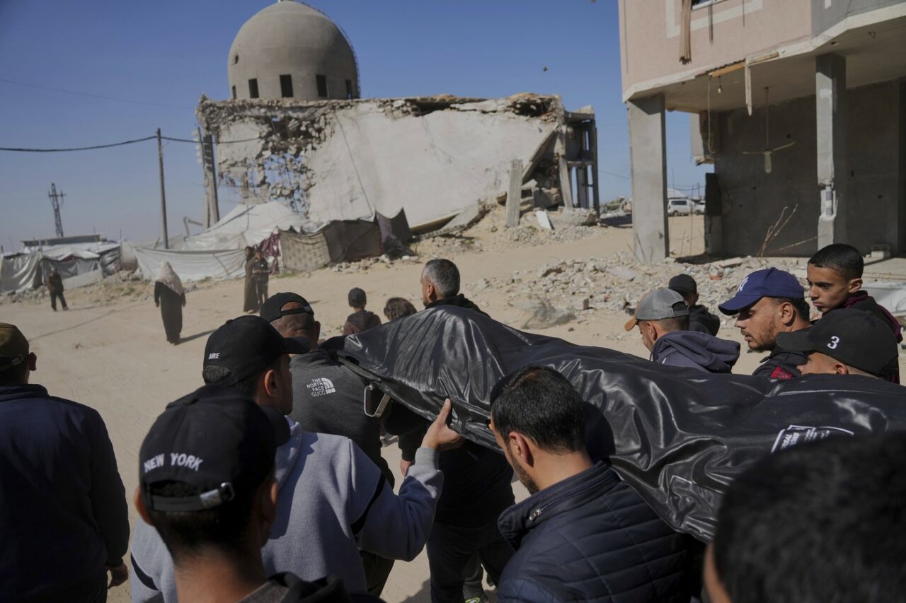 Reuters: SUA și Hamas ar fi ACCEPTAT noul plan, formulat de Egipt, privind Fâșia Gaza, unde numărul de persoane ucise a trecut de 50.000