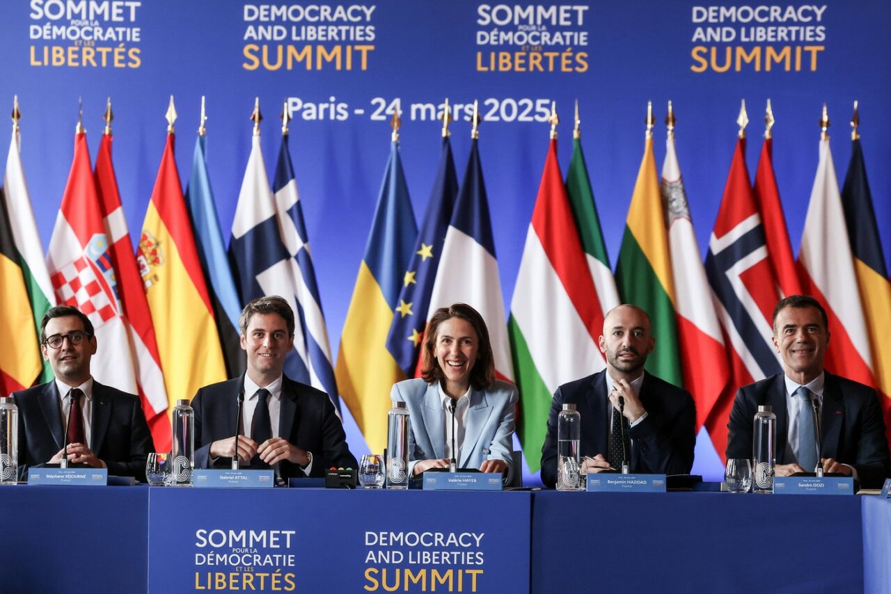Un fost premier al Franței reunește liderii europeni la Paris, pentru „DEMOCRAȚIE și libertate”/ „Am putea să îi facem pe ruși să plătească”