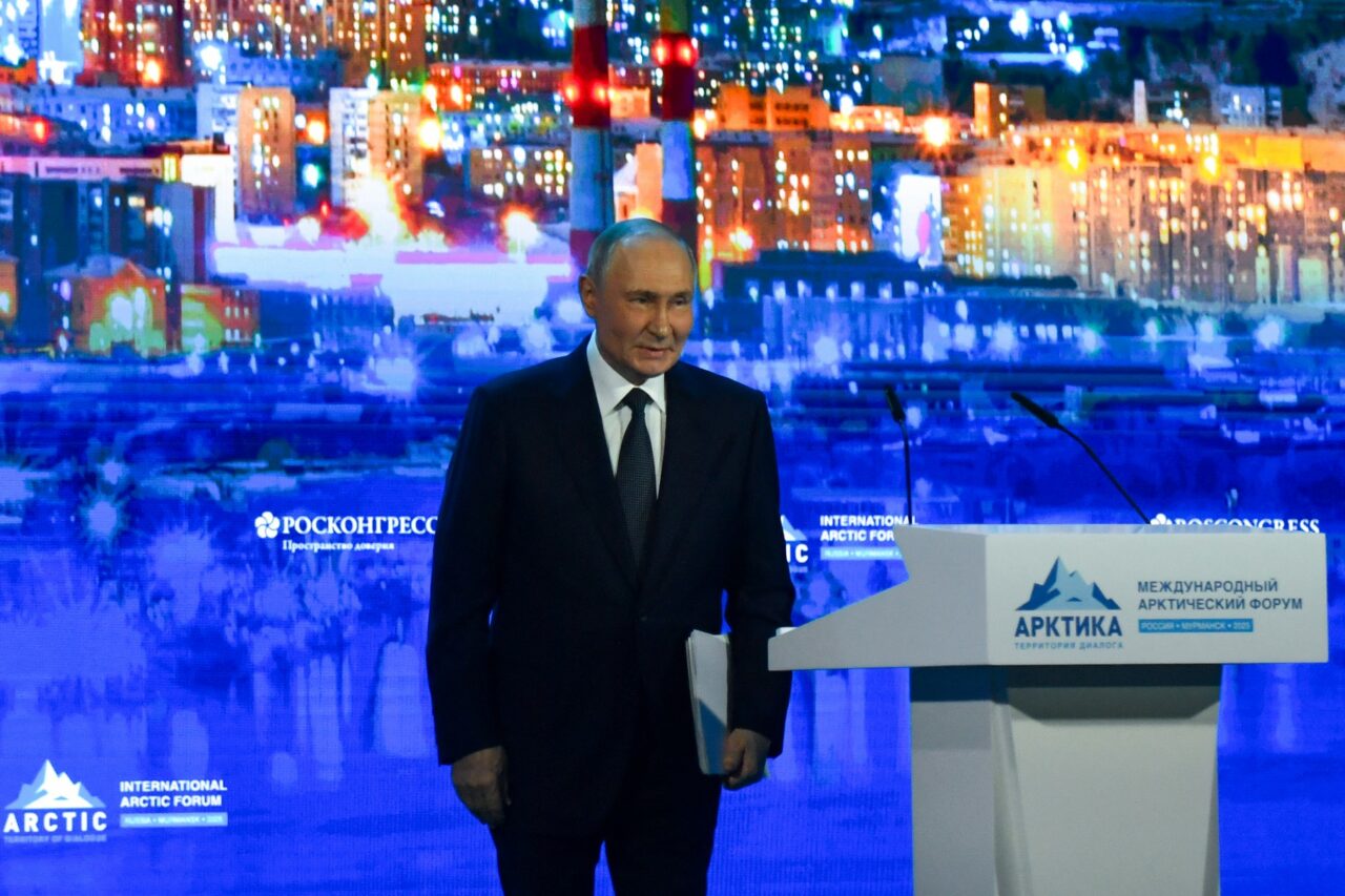 Vladimir Putin: Rusia este conștientă de planurile „SERIOASE” ale Statelor Unite de anexare a Groenlandei