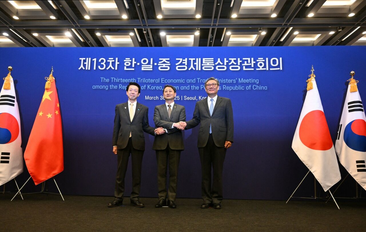 China, Japonia și Coreea de Sud vor răspunde la TARIFELE lui Donald Trump/ Cele trei state asiatice își doresc consolidarea relațiilor comerciale