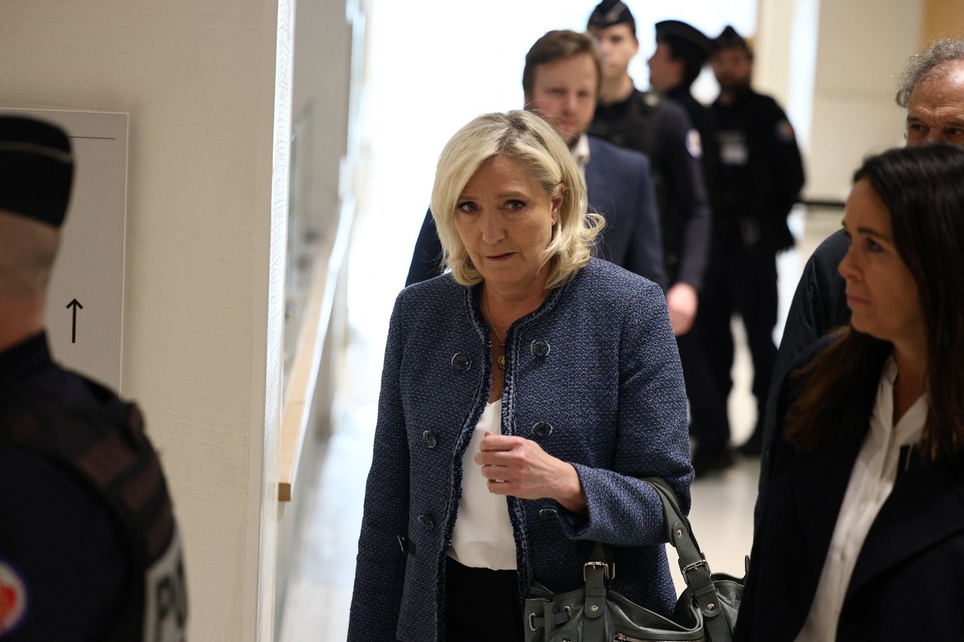 Controversele după interzicerea candidaturii lui Marine Le Pen în Franța