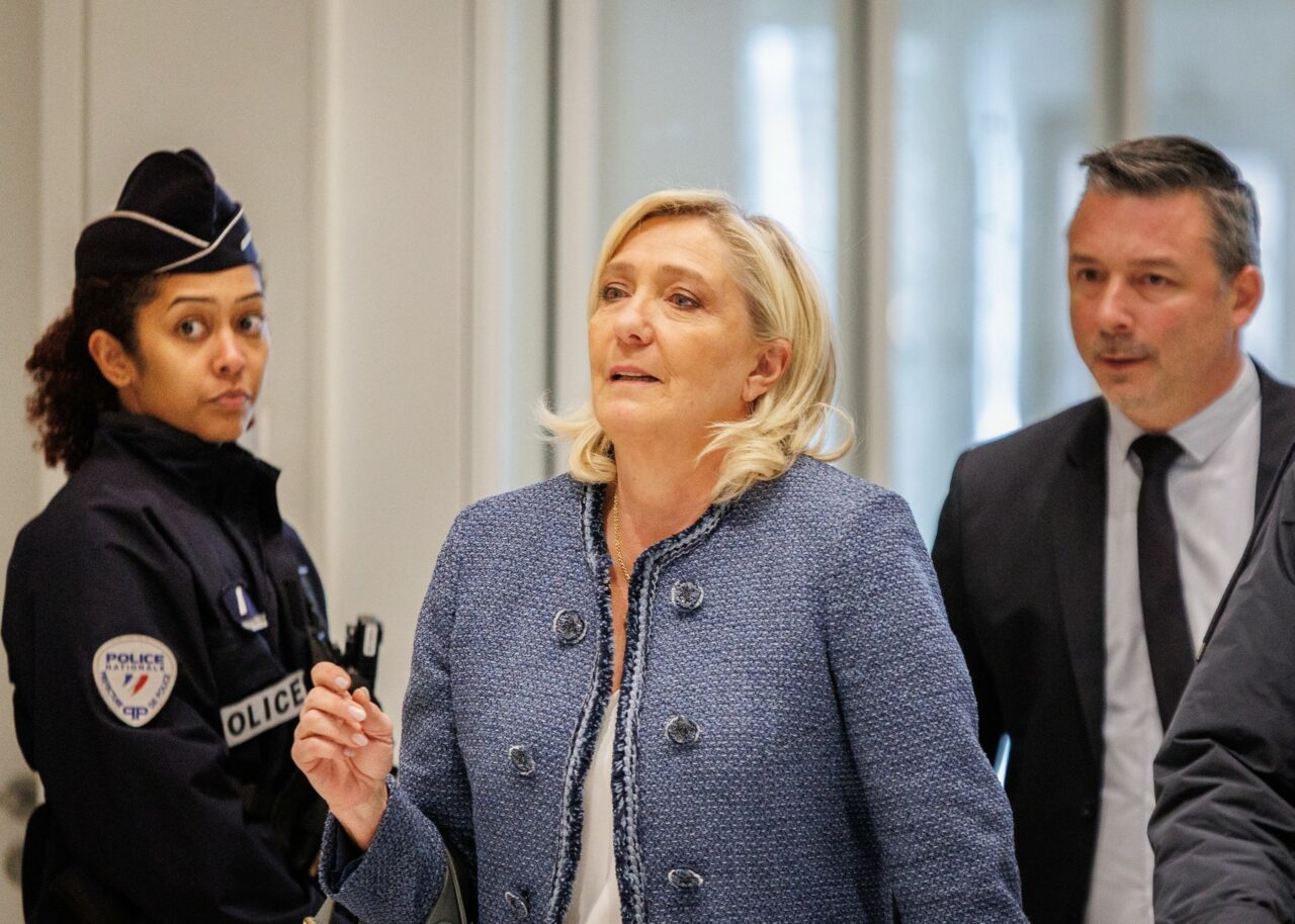 Unul dintre liderii opoziției din FRANȚA contestă decizia de excludere a lui Marine Le Pen /”Nu decid judecătorii pe cine poate vota poporul”