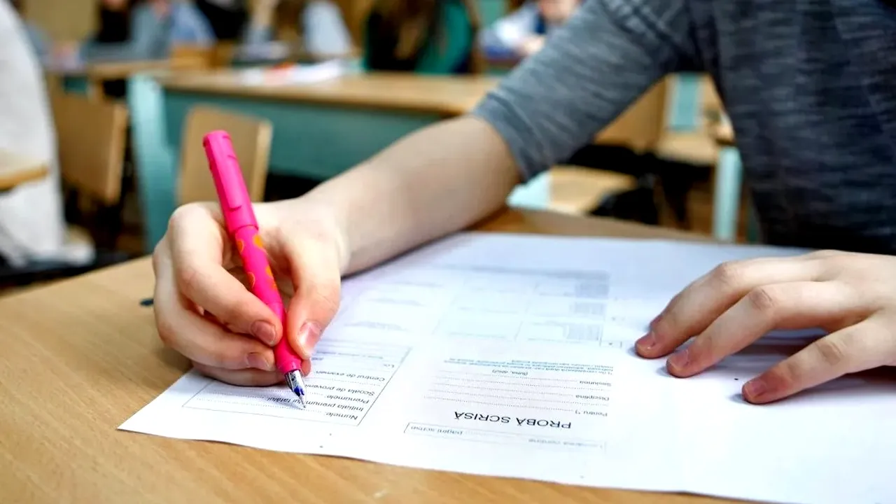 REZULTATE la Simularea Evaluării Naţionale 2025. Elevii află luni notele obținute  / Prezența la probe peste 92%