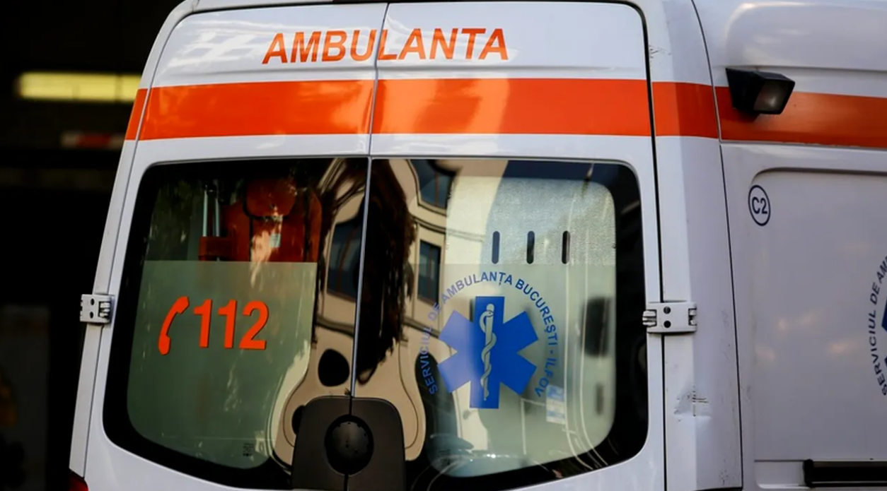 Câți bani a cerut un ambulanțier din Argeș unei famili pentru a primi pensie de invaliditate. Bărbatul este cercetat pentru trafic de influență