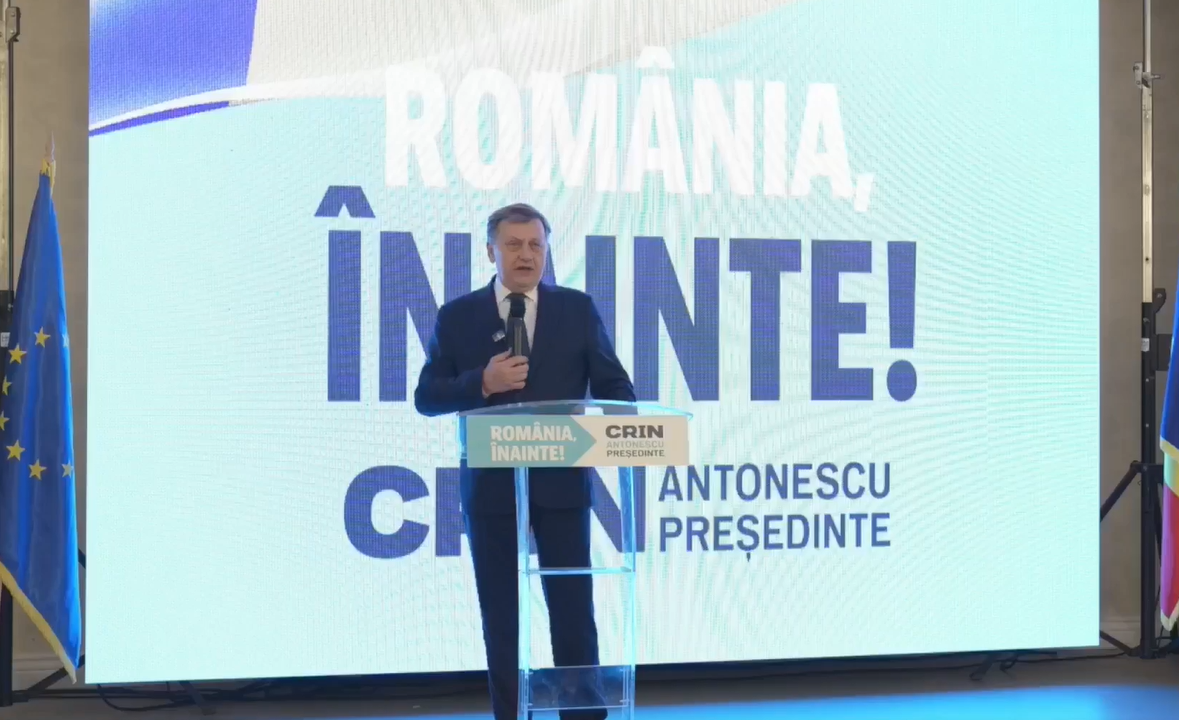 Crin Antonescu: România e o ţară plină de şefi, dar în criză de lideri / Preşedintele va avea de condus o ambarcaţiune în plină FURTUNĂ