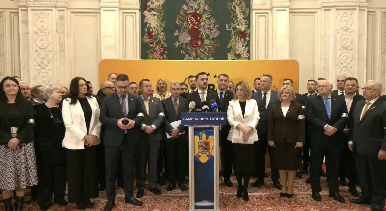 AUR vrea să limiteze VOTUL electronic în Parlament / Mihai Enache: Secretarele votează în locul parlamentarilor care nu vin la muncă