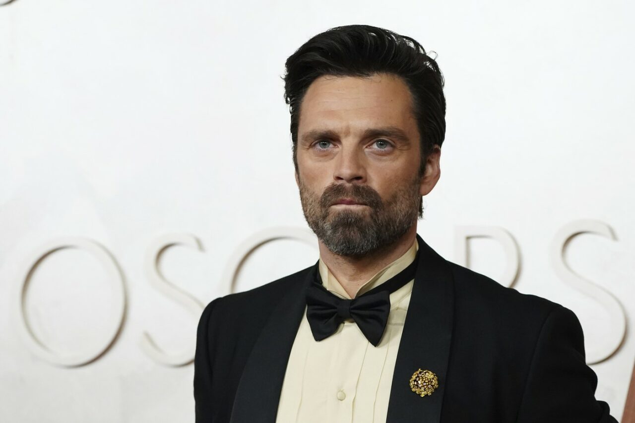 Sebastian Stan a votat la New York. Actorul s-a pozat cu pașaportul ștampilat
