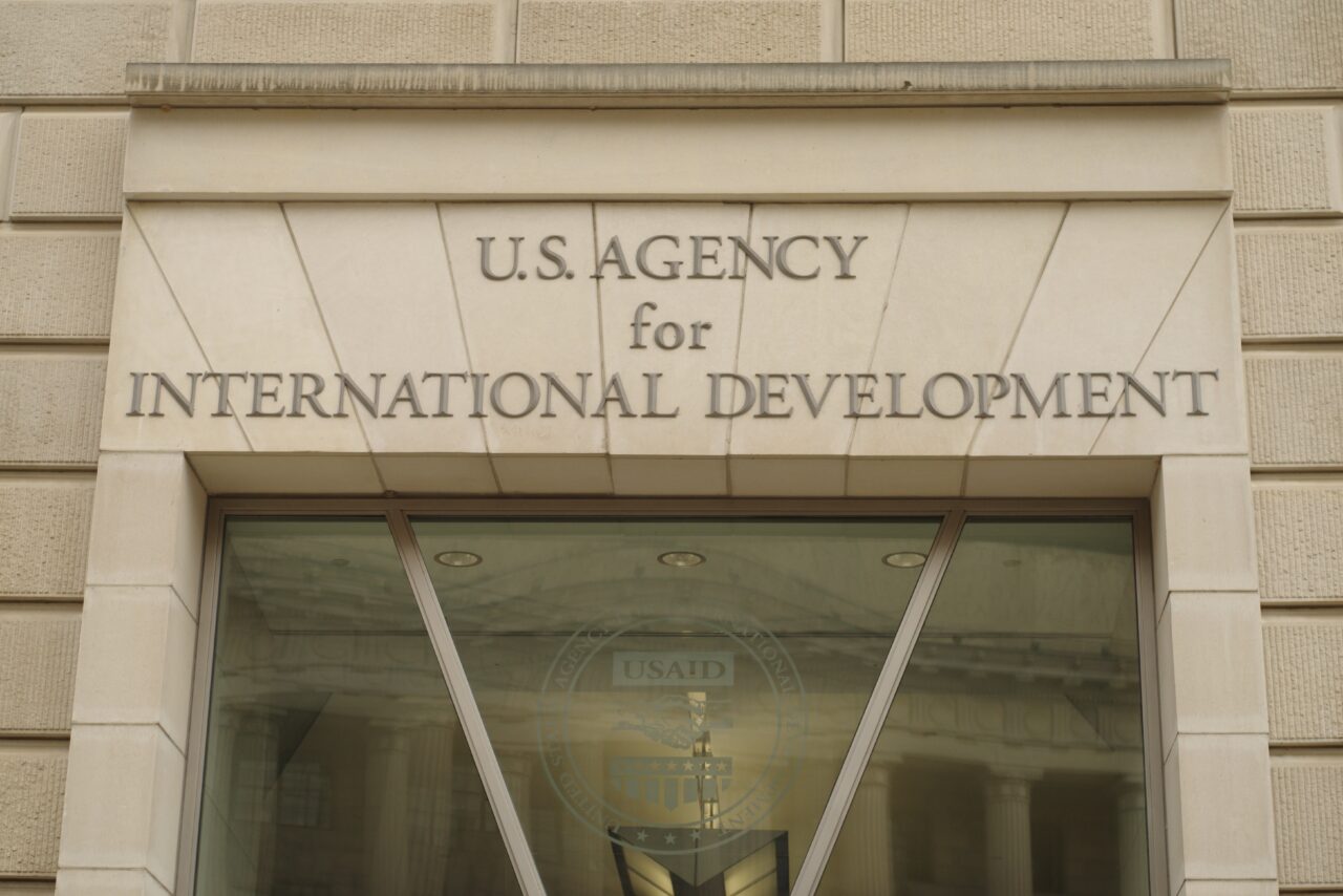 Sute de oficiali critică desființarea USAID într-o scrisoare adresată lui Marco Rubio