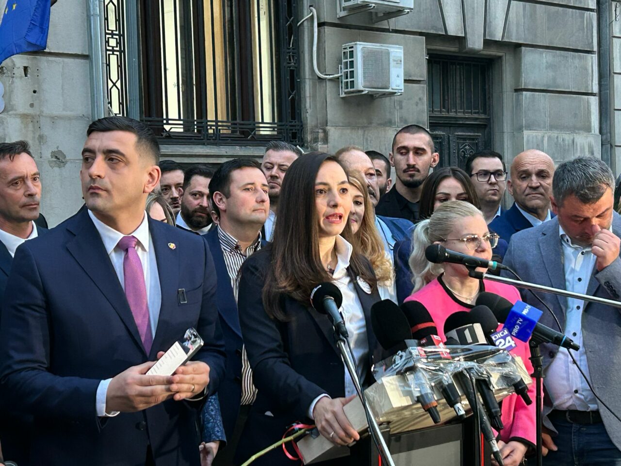 Anamaria Gavrilă și-a depus CANDIDATURA la BEC, însoțită de George Simion: „Candidatura mea nu este pe persoană proprie este pentru români”