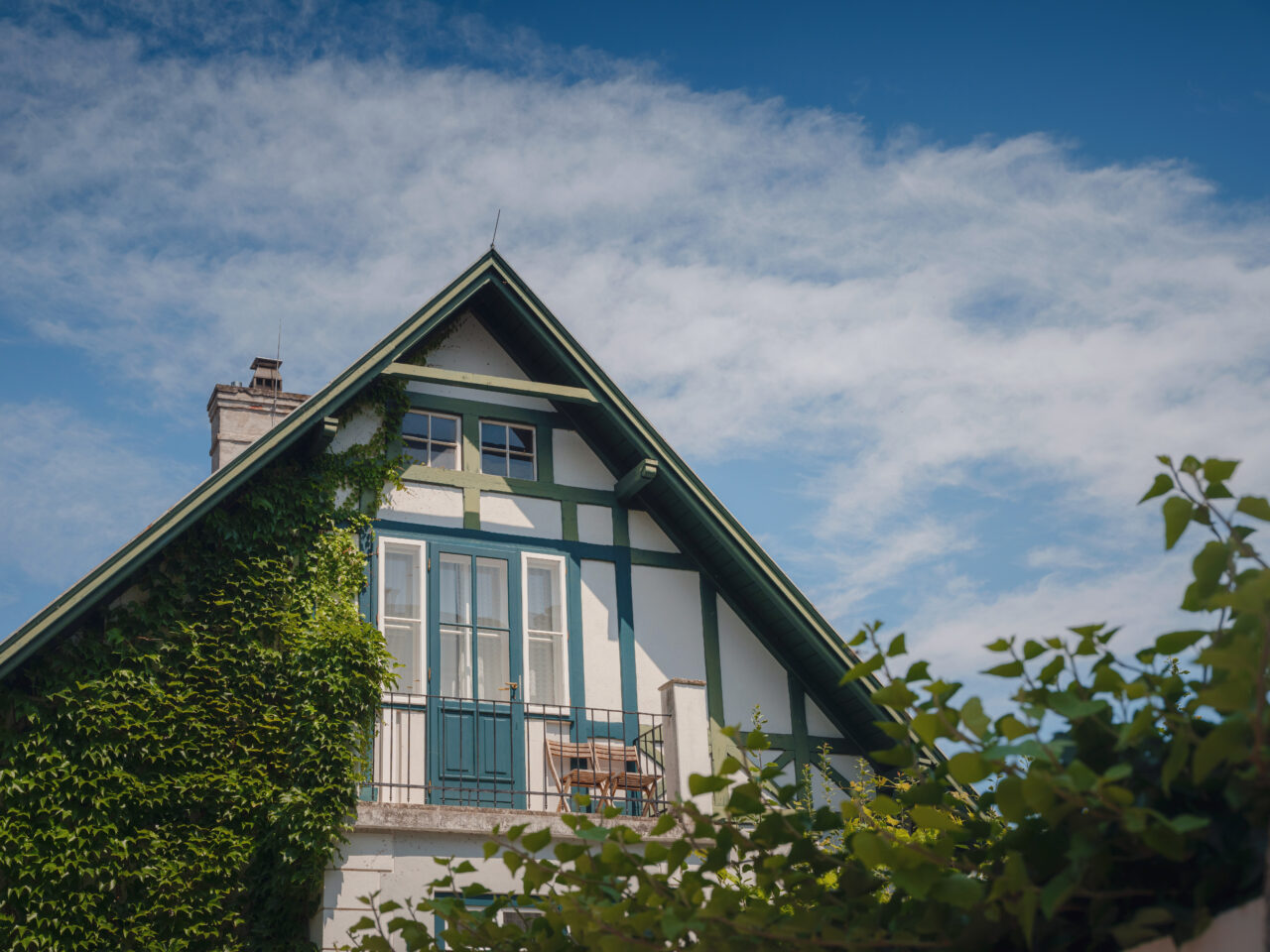 Un englez s-a trezit că i-a fost vândută casa fără știrea sa, iar în locul lui stă o româncă. Casa a fost vândută cu peste 150.000 de euro