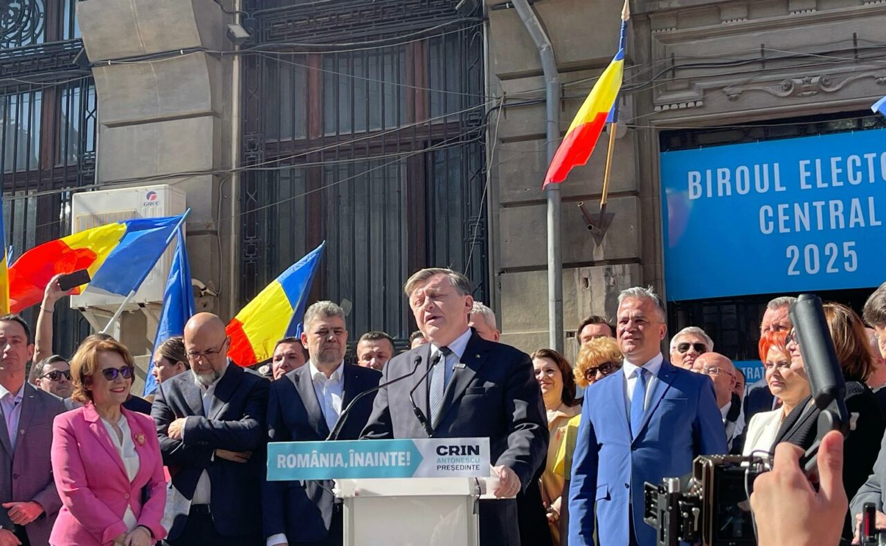 Contestații depuse la CCR împotriva validării candidaturii lui Crin Antonescu/ Ședința programată la ora 14