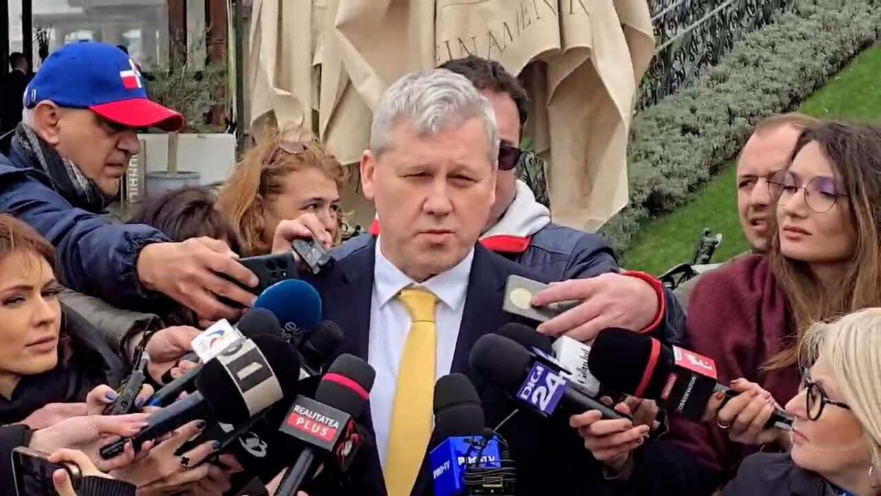 Cătălin Predoiu, întrebat dacă îl schimbă pe Hurezeanu: Dacă aveți altă ÎNTREBARE