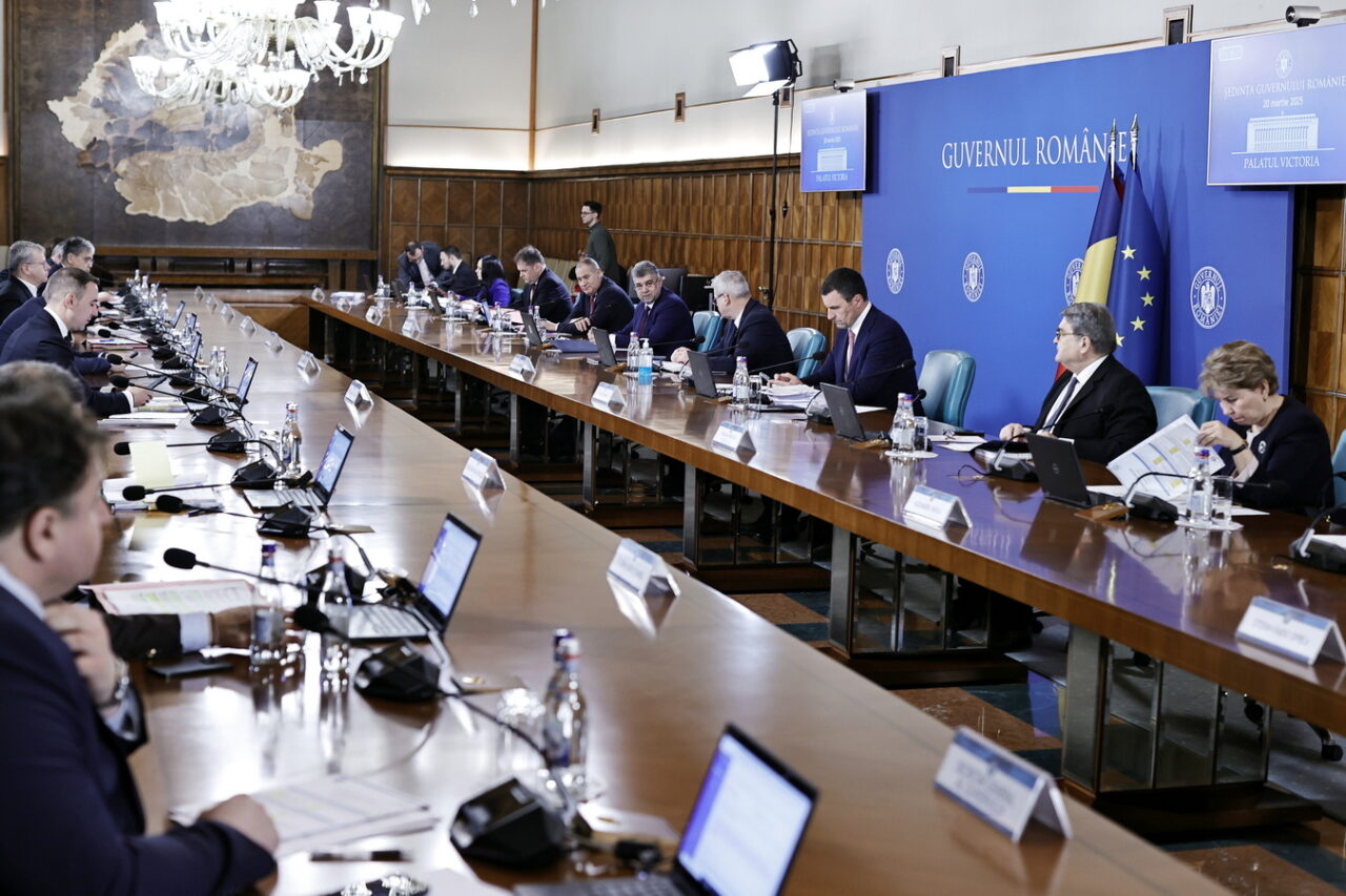 Coaliția de guvernare intră în ȘEDINȚĂ de urgență în contextul scandalului legat de „emisarul” lui Ciolacu