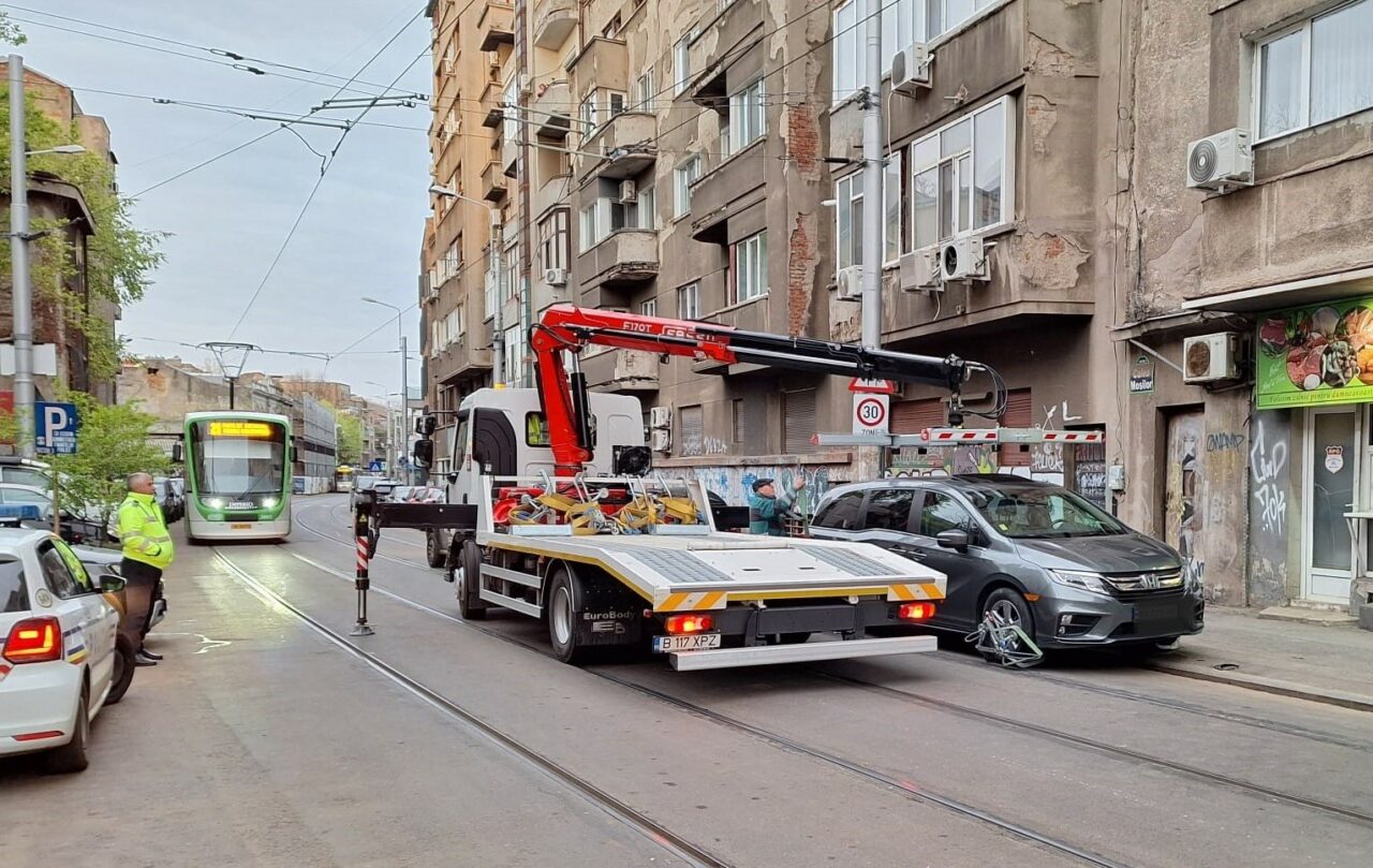 Un șofer ucrainean s-a ales cu dosar PENAL după ce a blocat o linie de tramvai din București