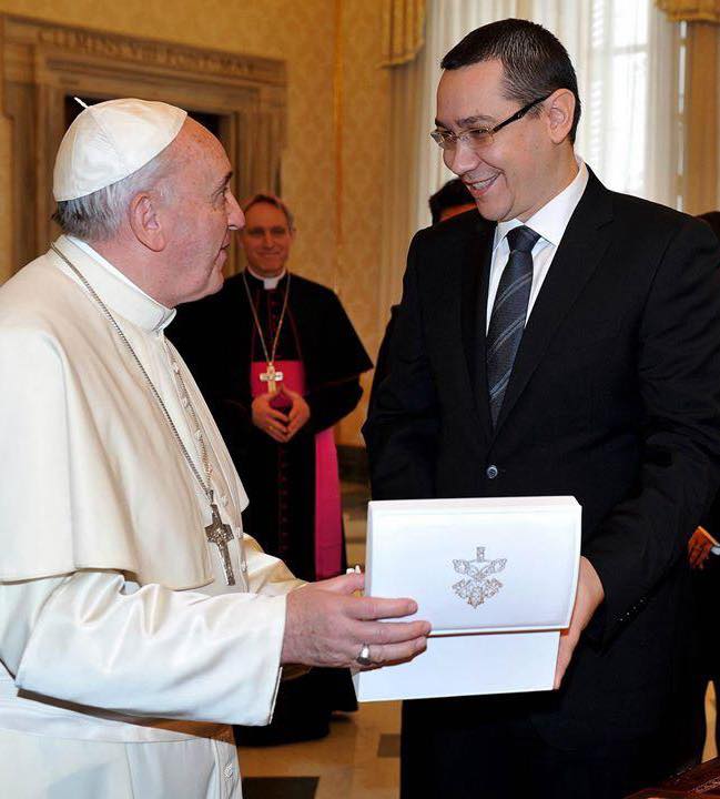 Victor Ponta: „Dumnezeu l-a chemat la EL pe un om sfânt – Sanctitatea Sa, Papa Francisc”