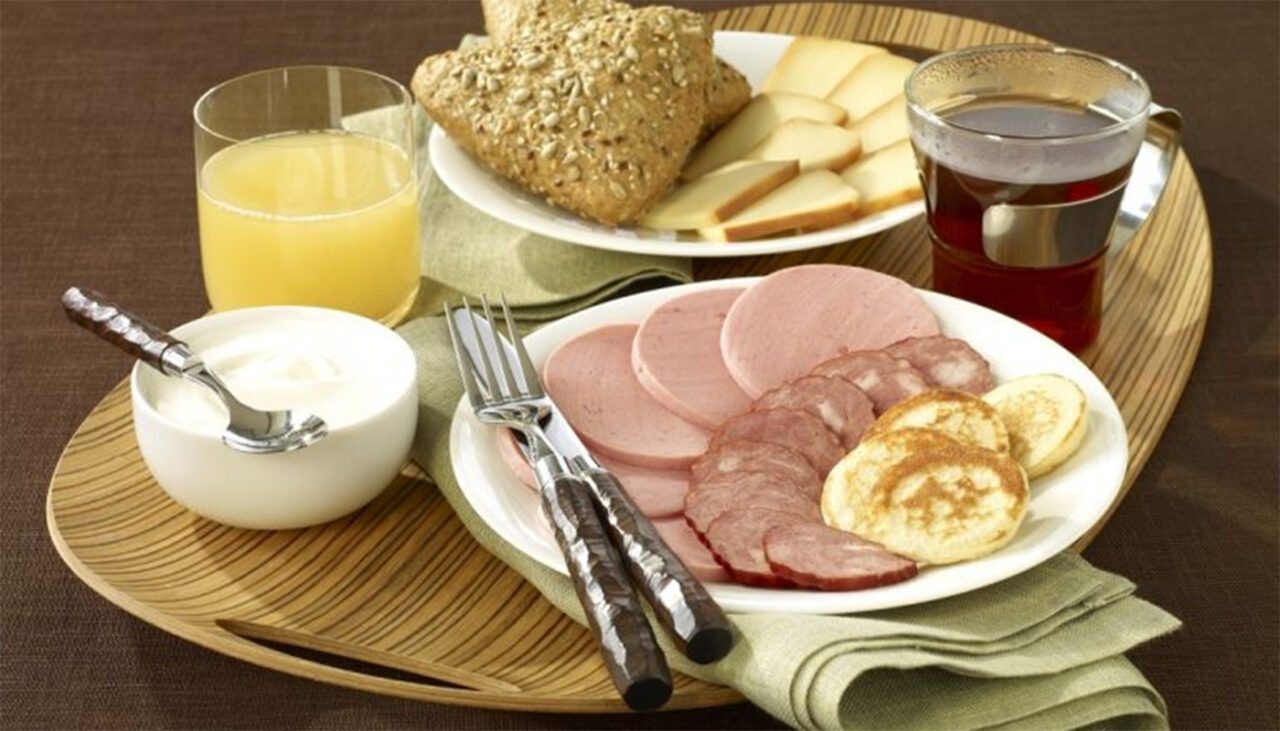 Alimentul preferat de majoritatea românilor la micul dejun are potențial CANCERIGEN, potrivit experților