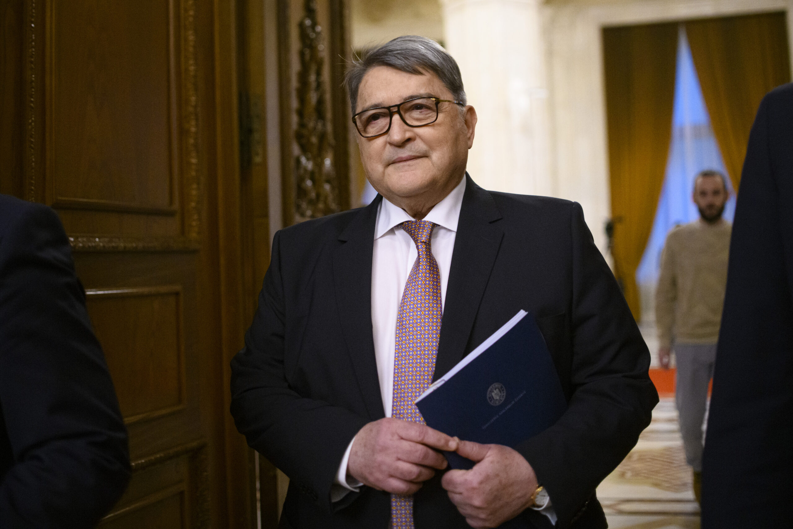 Moțiunea simplă depusă împotriva ministrului Hurezeanu, respinsă