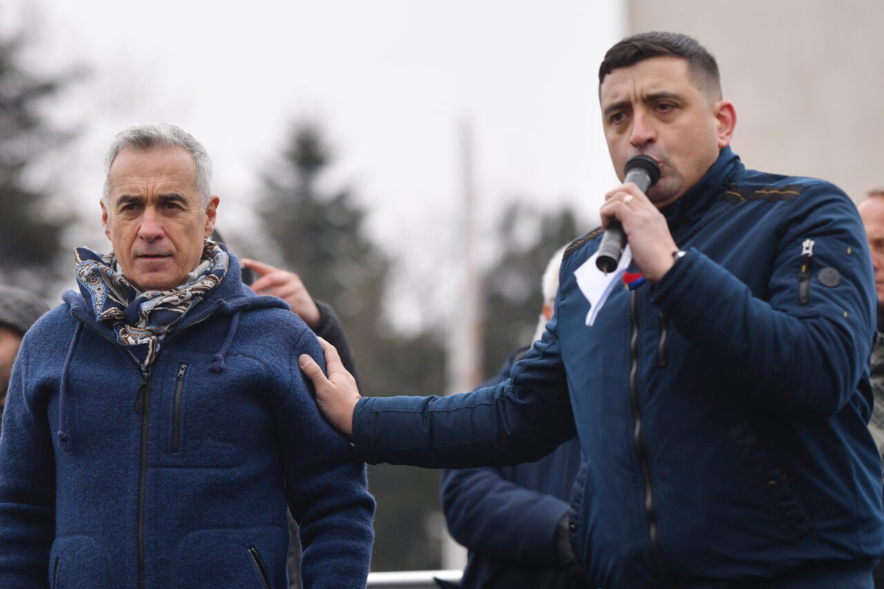 George Simion a mers împreună cu Călin Georgescu la slujba de Înviere