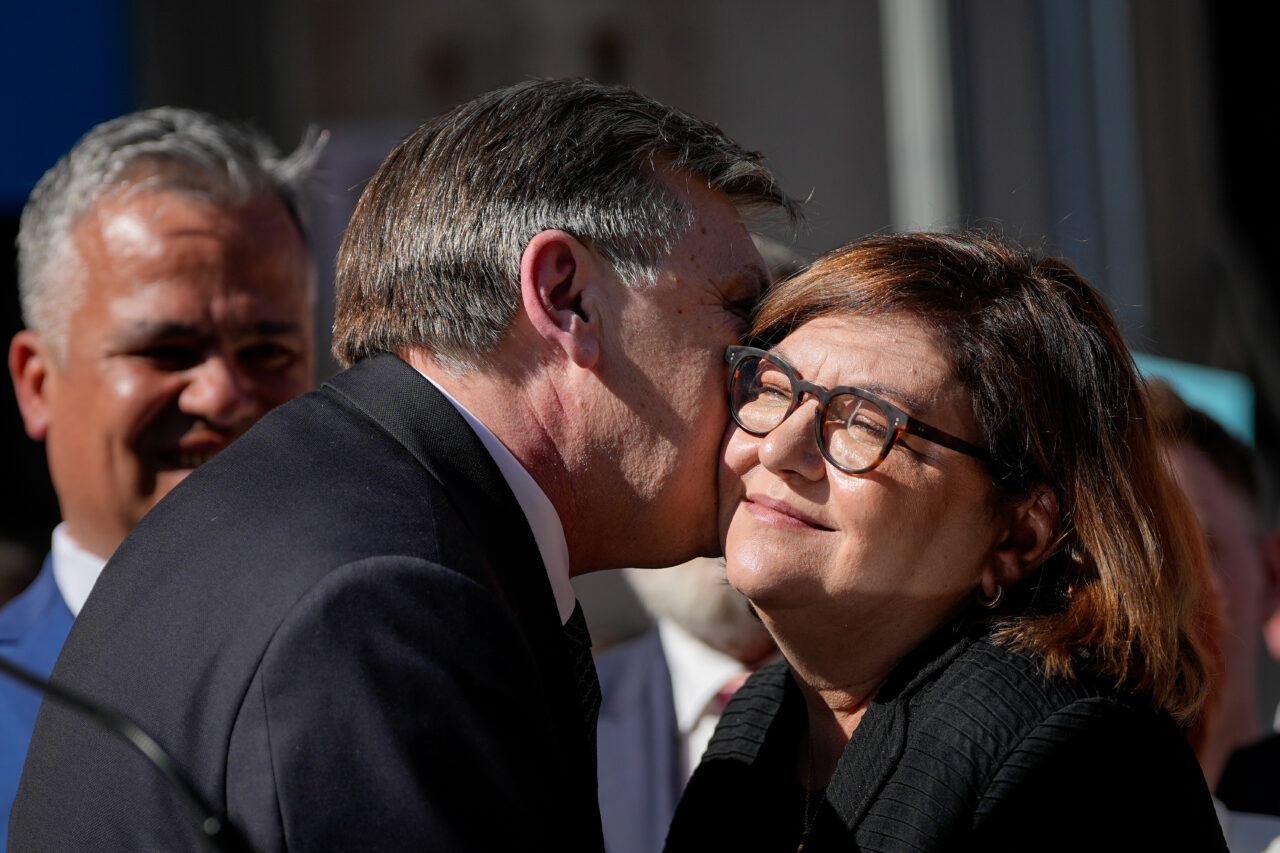 Cine este Adina Vălean, SOȚIA prezidențiabilului Crin Antonescu? Detaliul mai puțin cunoscut din viața celor doi