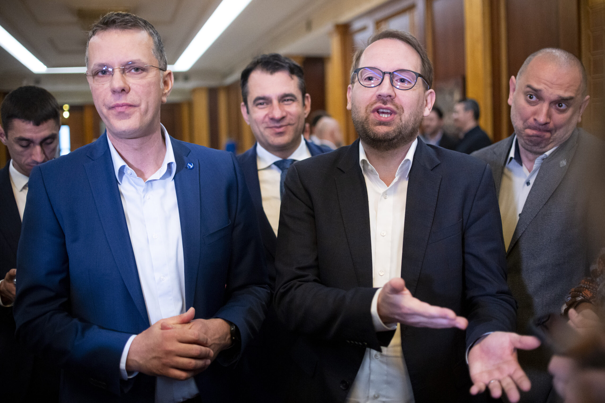 Teorie uluitoare: USR dispare în 4 ani, a intrat în disoluție