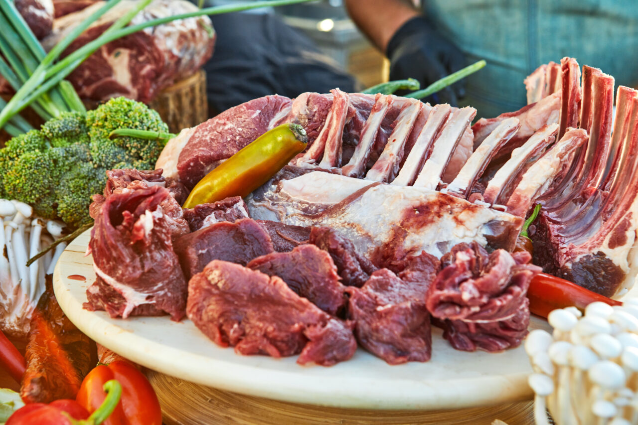 Care este cea mai TOXICĂ carne din comerț. Atunci când o prăjești devine și mai periculoasă