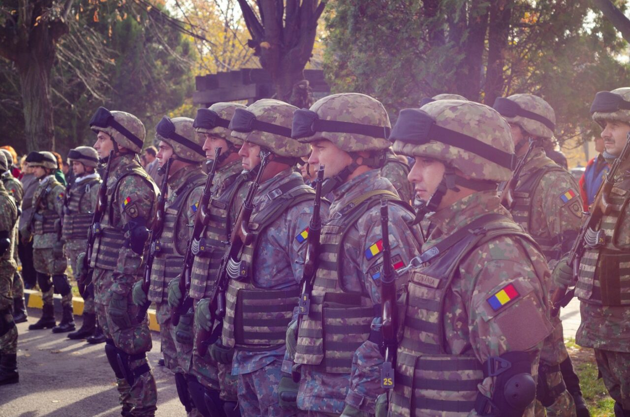 Armata română caută recruți. De câți soldați are nevoie România pentru a contracara un atac rusesc
