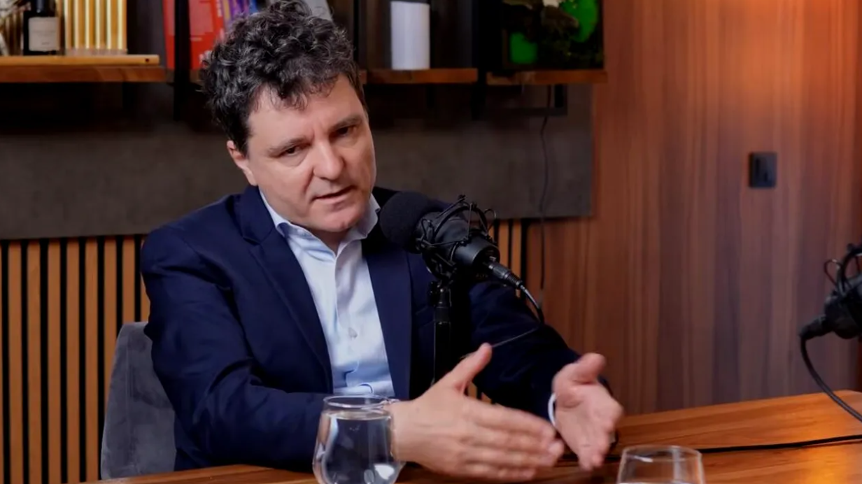Nicușor Dan: „Câți bani publici au fost deja cheltuiți pentru pre-campania lui Antonescu?”