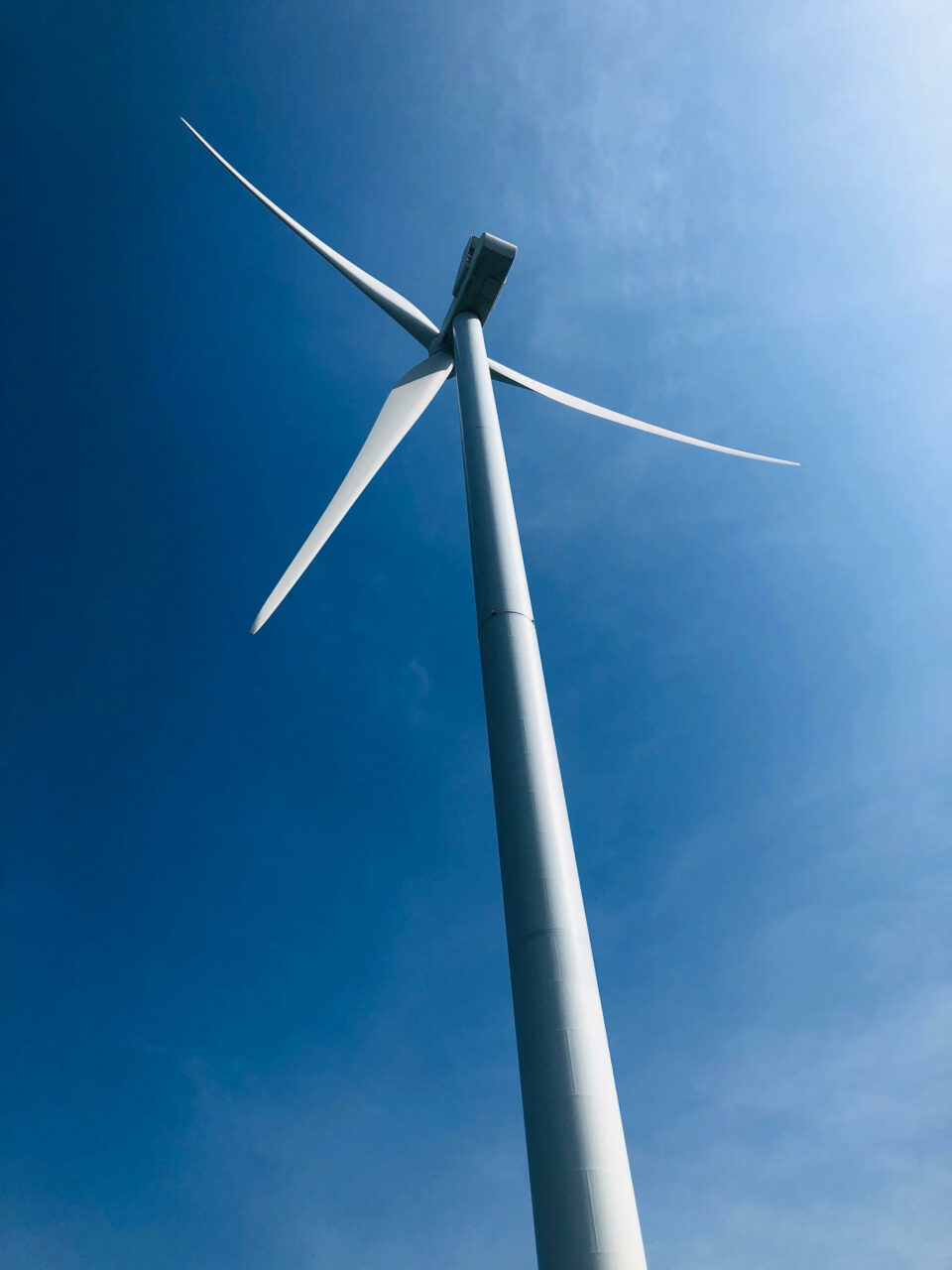 Hidroelectrica investește 79,83 mil. lei fără TVA în prima sa instalație de stocare cu baterii Li-ion, în Parcul Eolian Crucea Nord. Rolul instalației