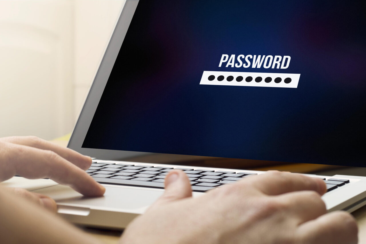 GREȘELILE grave pe care le fac utilizatorii atunci când își creează parola pentru conturile de social-media. Riști să devii o țintă pentru hackeri