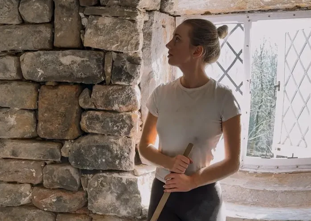 Ana lui Manole în varianta britanică. Ce a găsit Emmie zidit în pereții casei din Anglia medievală