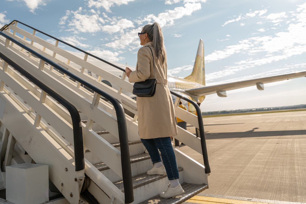 De ce nu ar trebui să porți pantaloni scurți în avion? Explicația unui expert în zbor devine virală