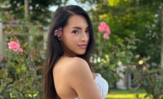 Cum se simte Larisa Iordache în rol de MĂMICĂ. ”Mi-a ridicat moralul și am prins încredere”