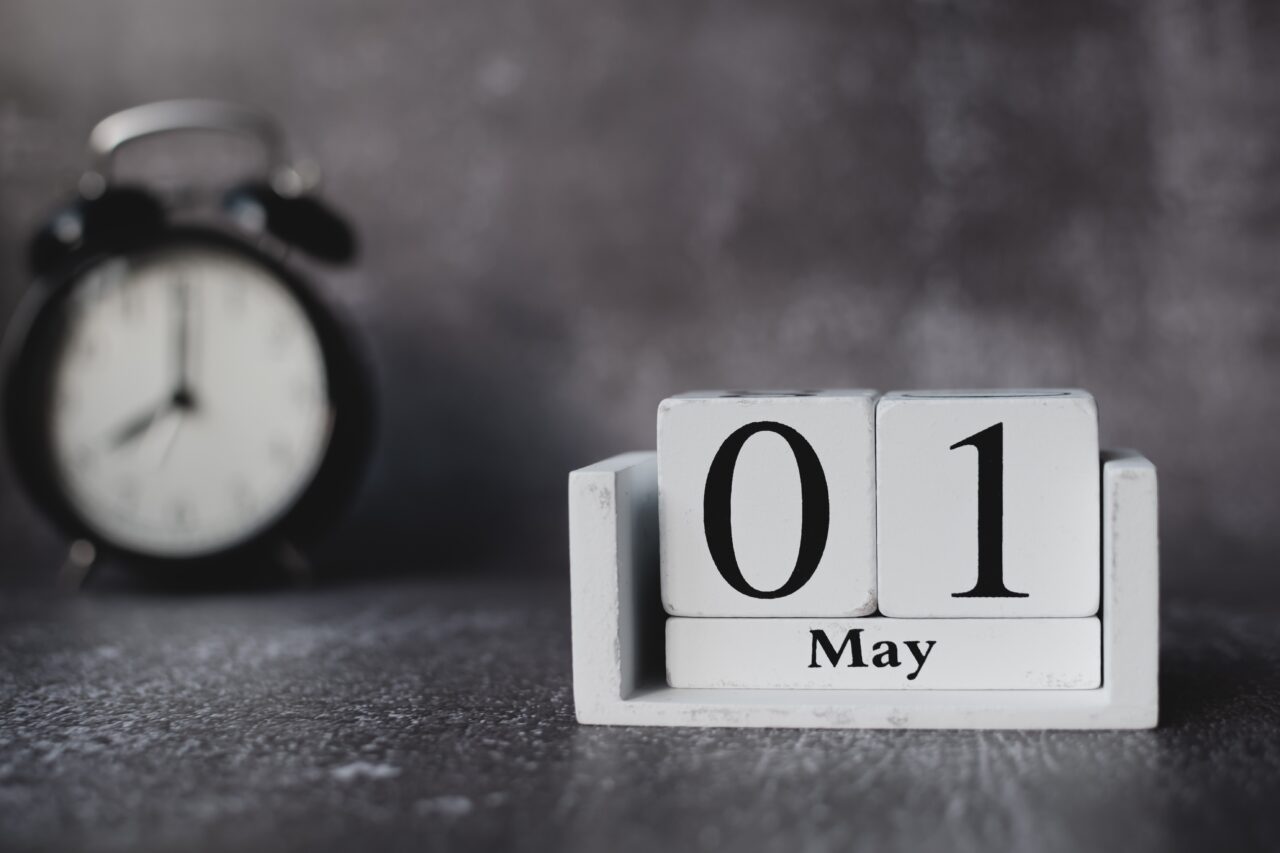 Minivacanța de 1 MAI 2025. Câte zile libere vor avea bugetarii, de fapt