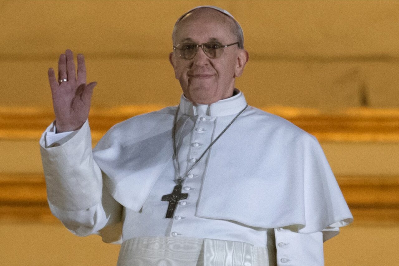 Francisc I: Pontificatul primului papă sud-american, în statistici: 109 cardinali numiți, 47 călătorii, 800 sfinți canonizați și 4 enciclice redactate