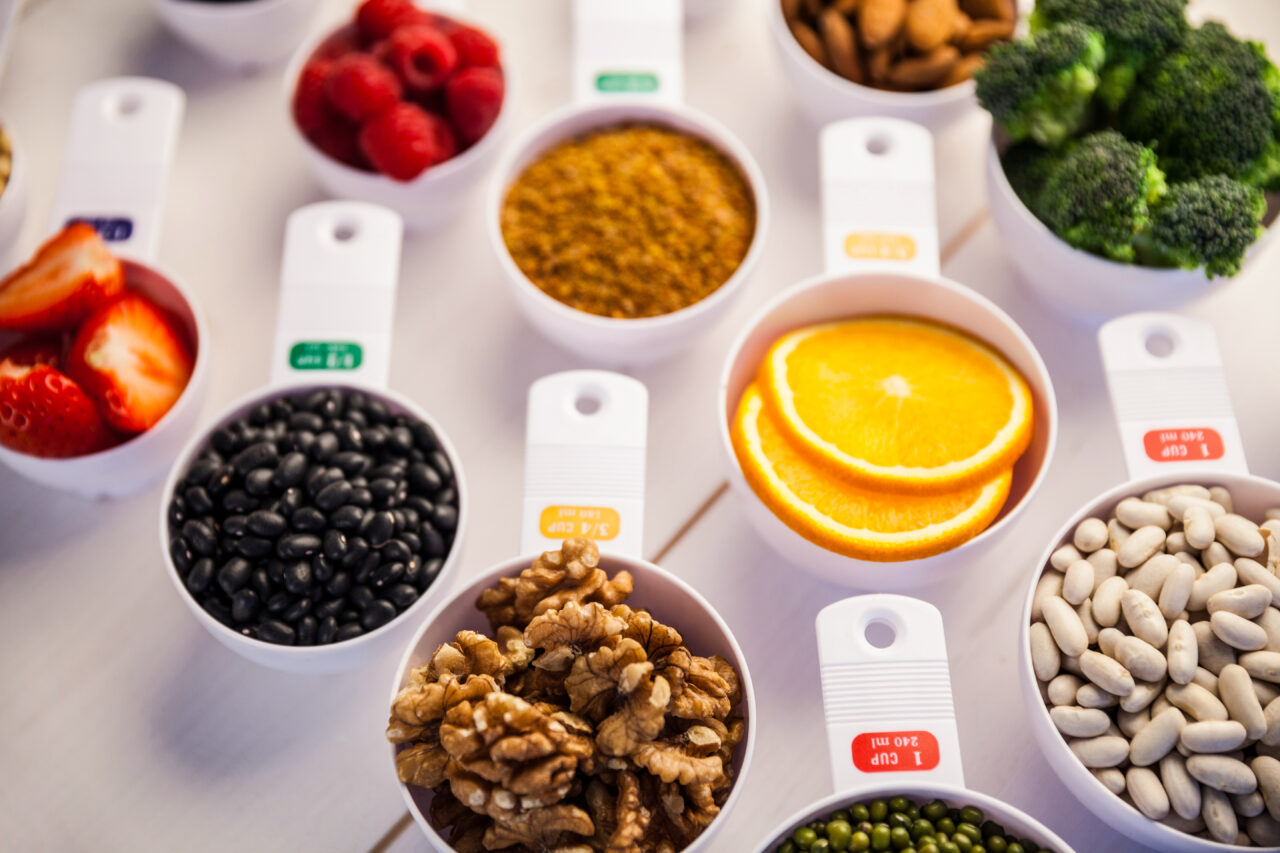 Care sunt superalimentele bogate în vitamine și minerale. Stimulează imunitatea și pot favoriza înlăturarea bolilor cronice
