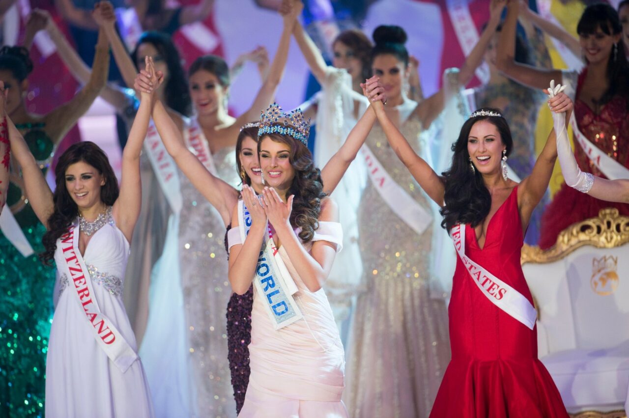 Miss Europa 2024 a MURIT după ce a căzut de pe un pod