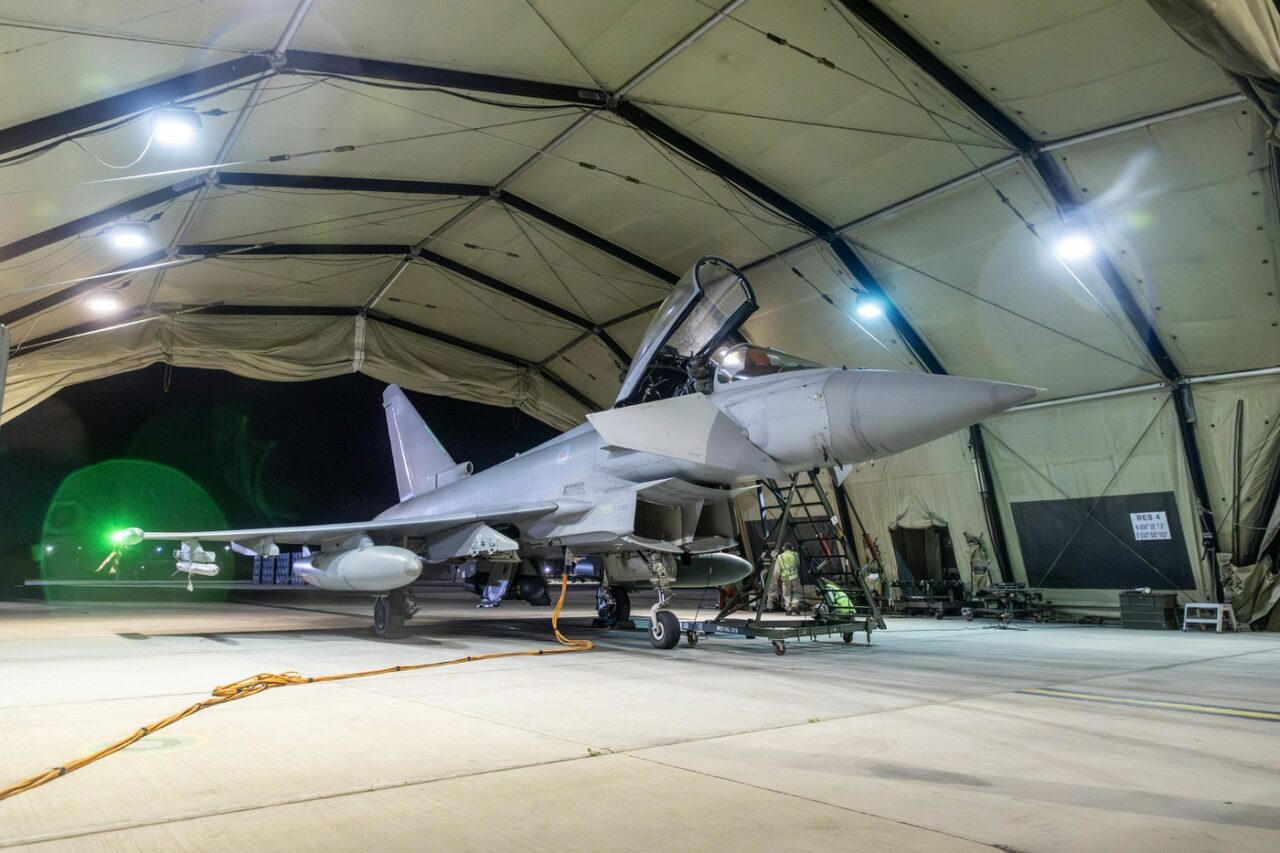 Marea Britanie se alătură campaniei SUA împotriva rebelilor huthi. Avioanele RAF au distrus o fabrică de DRONE din Yemen