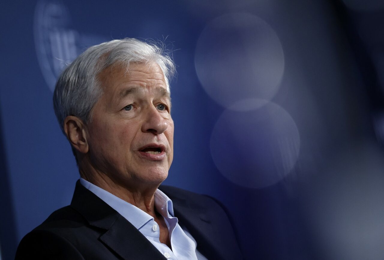 Avertismentul directorului JPMorgan Chase: Un război comercial GLOBAL riscă să ducă economia SUA în recesiune și să submineze alianțele Statelor Unite