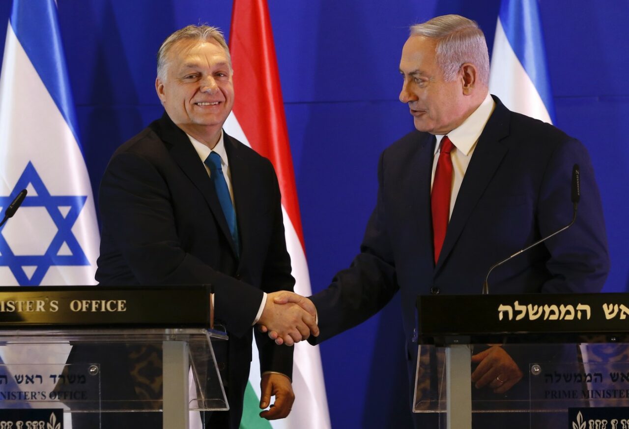 Benjamin Netanyahu a sosit în Ungaria, în prima sa vizită în Europa de la emiterea mandatului de arestare de către Curtea Penală Internațională