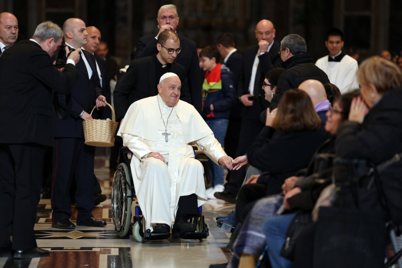 Slujbă dedicată Papei Francisc, la Biserica Sfântului Mormânt. „S-a întors la casa TATĂLUI”