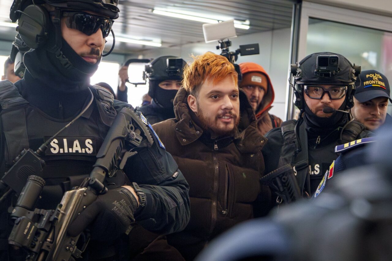 Un complice „foarte apropiat” al lui Mohamed AMRA, reținut în Thailanda și predat autorităților franceze