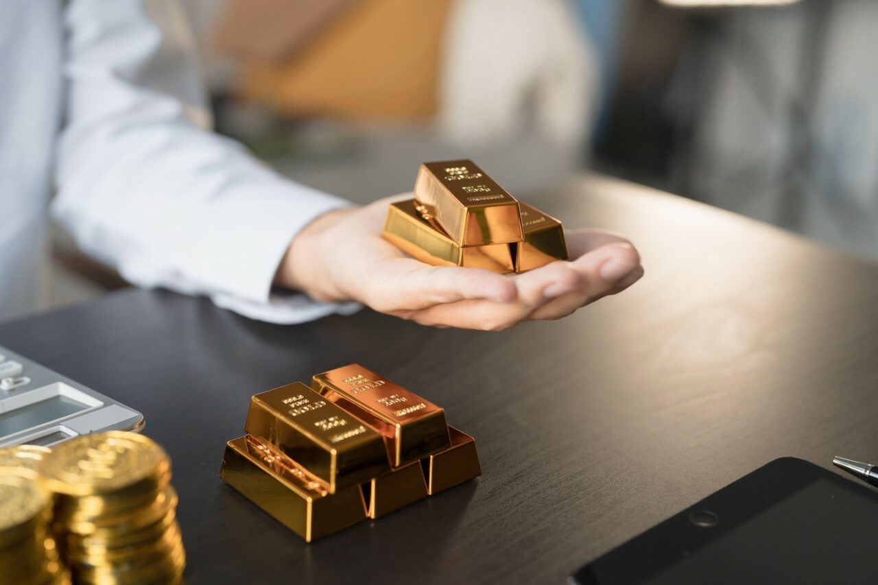 AURUL, noua obsesie a investitorilor români. Vânzările s-au dublat față de anul trecut