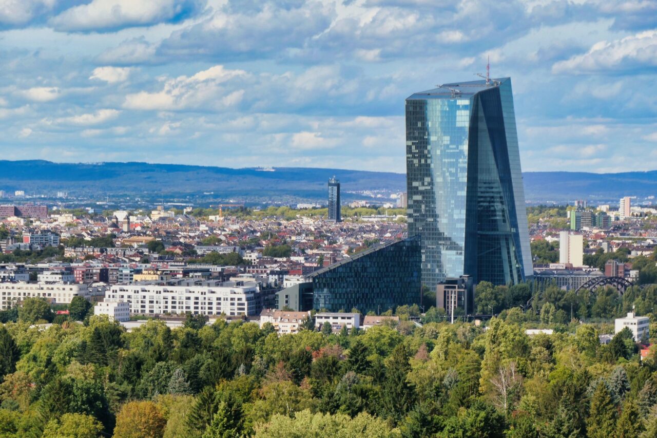 Oficial BCE: Economia UE tinde să se relanseze, dar trebuie remediate problemele structurale /„FRAGMENTAREA comercială este dăunătoare”