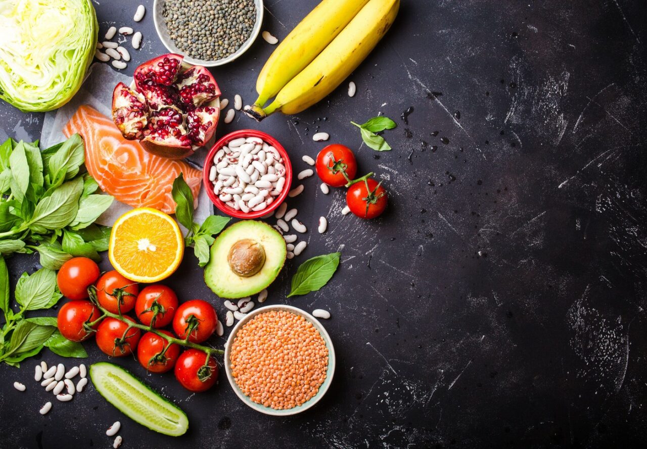 Dieta care reduce anxietatea cu 42%. Ce alimente te ajută să-ți protejezi sănătatea mintală, potrivit studiilor recente