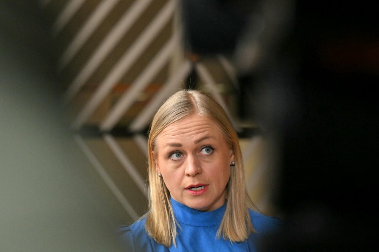 Finlanda contestă taxele comerciale impuse de TRUMP, avertizând că este periclitată apărarea UE