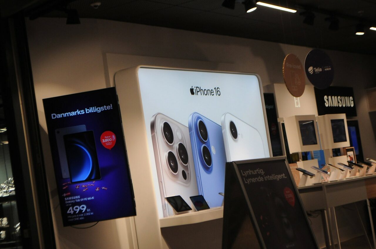 Ireal ar putea ajunge să coste un IPHONE după noile taxe ale lui Trump. Apple a trimis 5 avioane pline cu telefoane din India