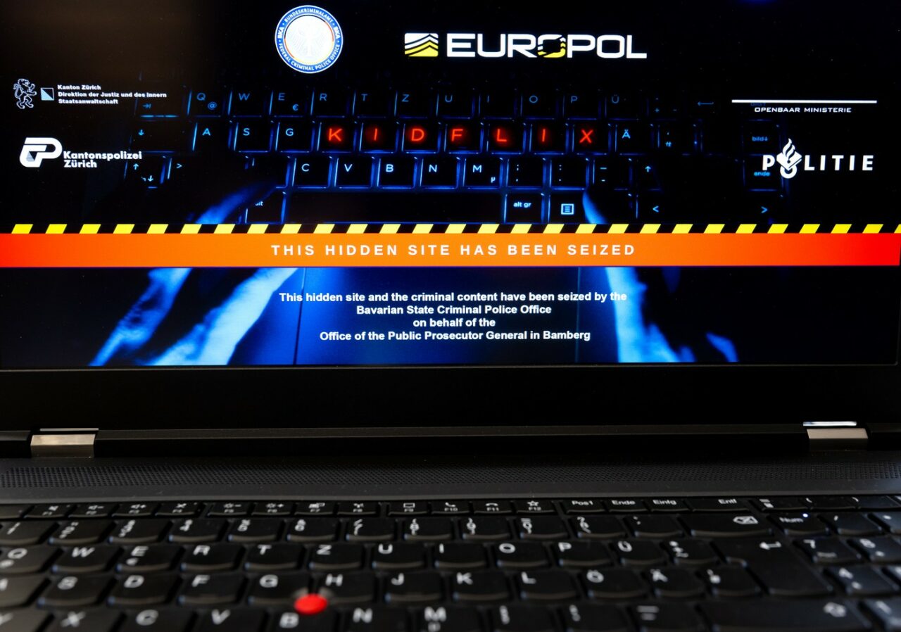 Poliția Română a participat la operațiunea EUROPOL împotriva Kidflix, una dintre cele mai mari platforme online de pedofilie din lume