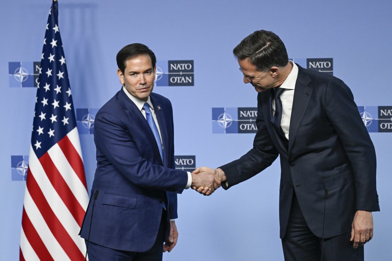 Statele Unite îndeamnă țările europene să accelereze investițiile în apărare /Rubio: „TRUMP a fost clar că vom rămâne în NATO”