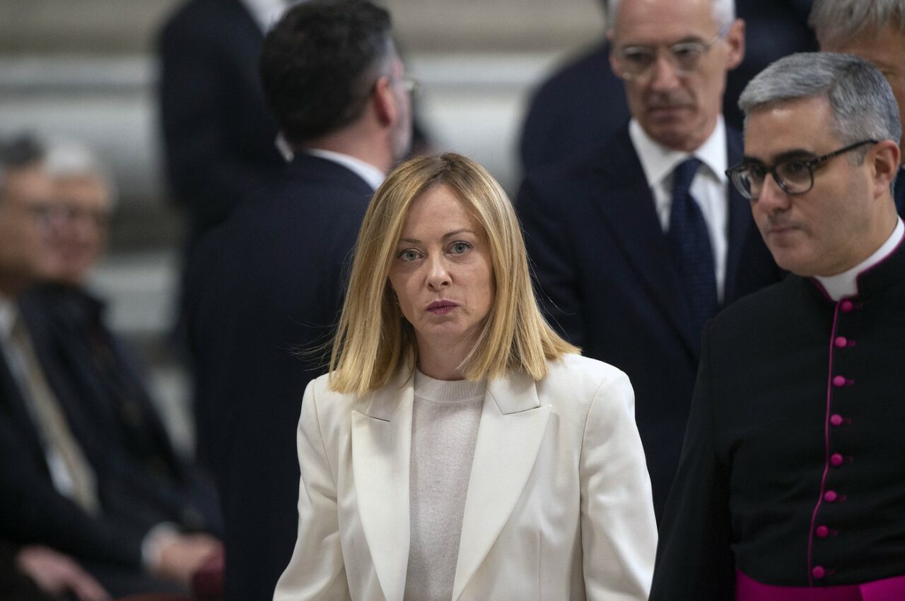 Giorgia Meloni denunță anunțul făcut de Trump privind taxele VAMALE/ Italia sprijină restabilirea competitivității UE